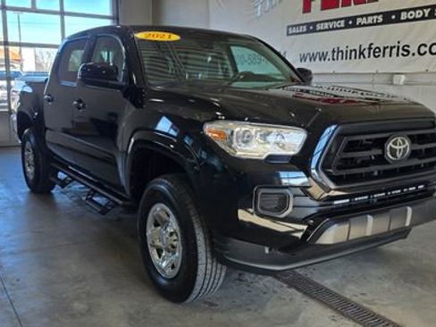 Used 2021 Toyota Tacoma SR image 9