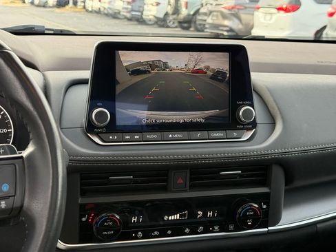 Used 2023 Nissan Rogue SV w/ SV Premium B Package image 57