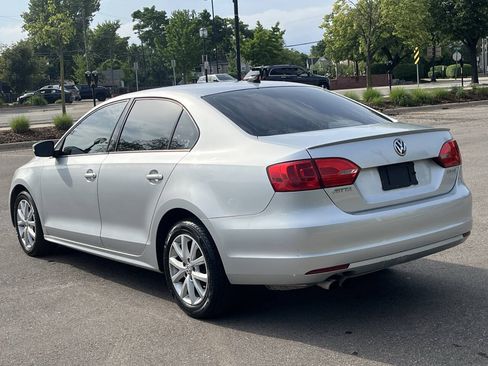 Used 2012 Volkswagen Jetta SE FWD image 9