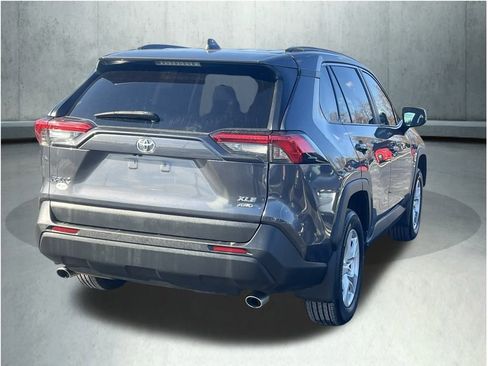 Certified 2021 Toyota RAV4 XLE w/ Convenience Package image 12
