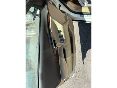 Used 2011 Buick LaCrosse CX FWD image 9
