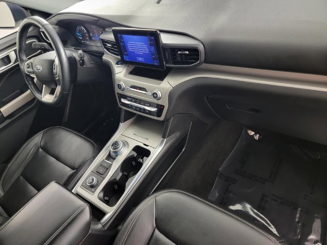Used 2022 Ford Explorer XLT w/ Equipment Group 202A AWD/4WD image 19