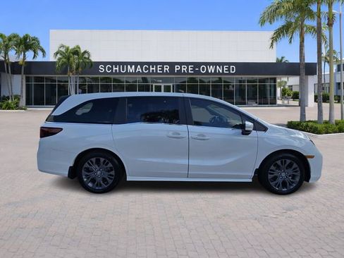 Used 2025 Honda Odyssey Touring image 8