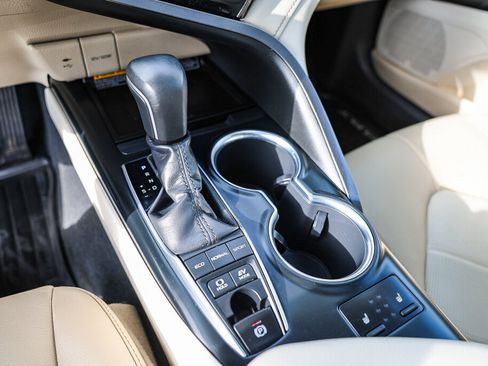 Certified 2019 Toyota Camry XLE FWD image 12