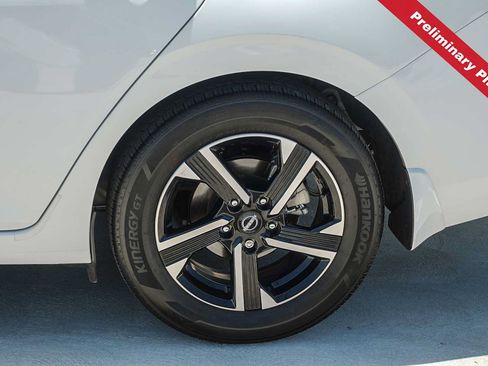 Used 2024 Nissan Sentra SV FWD image 11