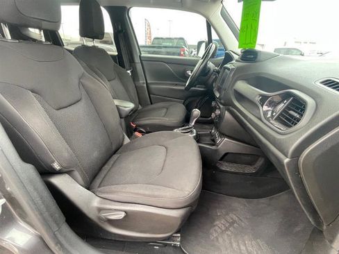 Used 2018 Jeep Renegade Altitude w/ UConnect 8.4 Nav Group image 15