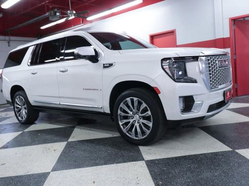 Used 2021 GMC Yukon XL Denali AWD/4WD image 2