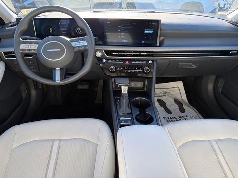 Certified 2025 Hyundai Sonata SE image 22