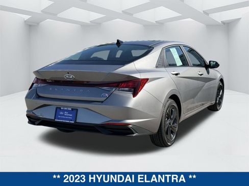 Used 2023 Hyundai Elantra SEL image 4