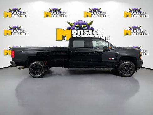 Used 2018 Chevrolet Silverado 2500 LT w/ Midnight Edition AWD/4WD image 4
