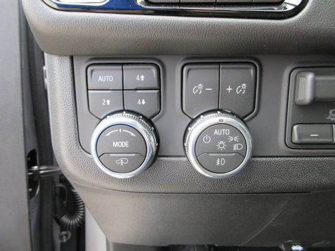 New 2026 GMC Yukon AT4 w/ AT4 Premium Plus Package AWD/4WD image 18