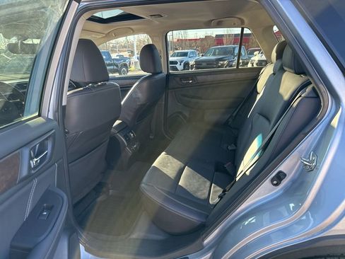 Used 2018 Subaru Outback 3.6R Limited image 10