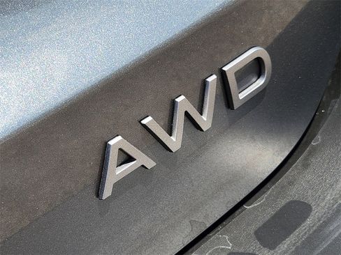 New 2025 Nissan Kicks SV w/ SV Premium Package image 8