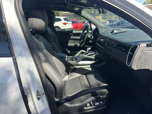 Used 2019 Porsche Cayenne Turbo AWD/4WD image 20