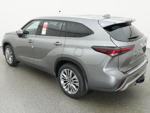 New 2026 Toyota Highlander Platinum image 85