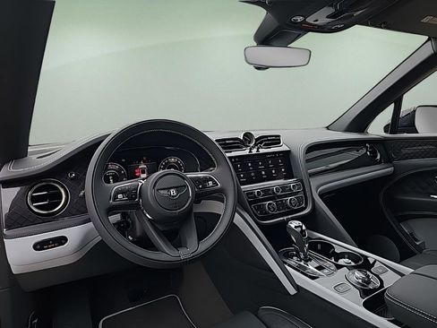 New 2025 Bentley Bentayga image 38