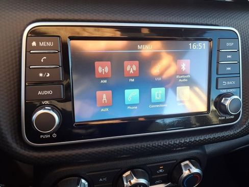 Used 2025 Nissan Kicks Play S image 5