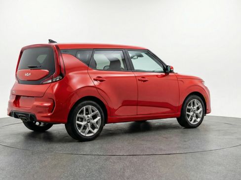 Used 2025 Kia Soul LX w/ LX Technology Package image 9