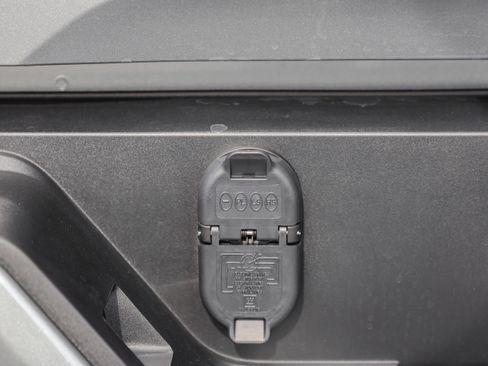 New 2026 GMC Canyon Elevation w/ Convenience Package image 11