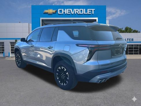 Used 2024 Chevrolet Traverse Z71 image 4