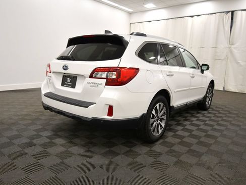 Used 2017 Subaru Outback 2.5i Touring AWD/4WD image 8