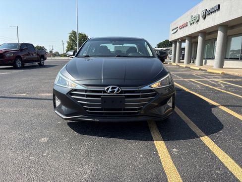 Used 2020 Hyundai Elantra SEL w/ Cargo Package (C1) FWD image 2