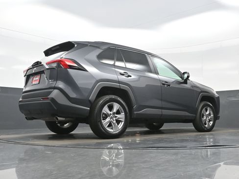 Used 2025 Toyota RAV4 XLE AWD/4WD image 32