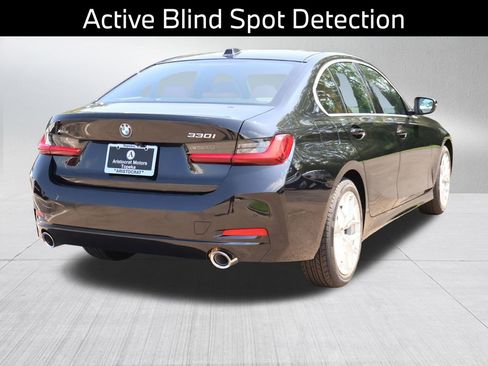 Used 2025 BMW 330i xDrive Sedan w/ Premium Package AWD/4WD image 9