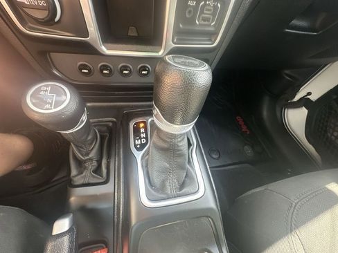 Used 2021 Jeep Wrangler Unlimited Sport image 25