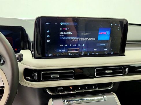 Used 2025 Lincoln Aviator 2WD w/ Jet Appearance Package image 15