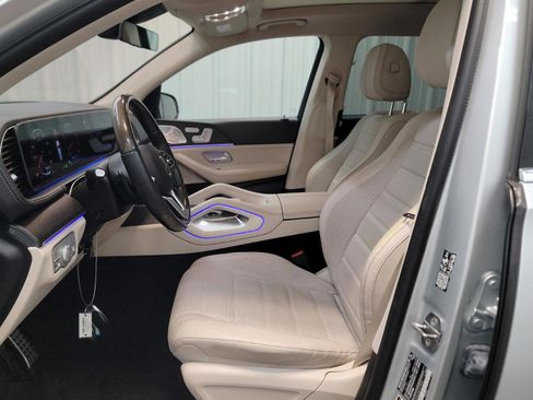 Used 2021 Mercedes-Benz GLS 580 4MATIC image 8