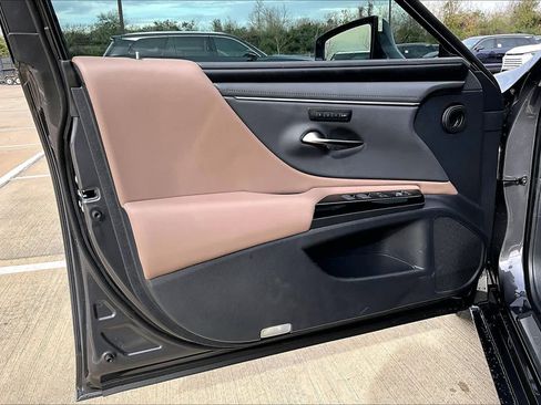 New 2025 Lexus ES 350 w/ Premium Package image 10