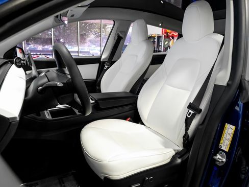 Used 2021 Tesla Model Y Performance image 31