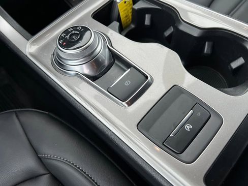 Certified 2024 Ford Edge SEL w/ Convenience Package image 26