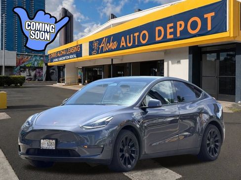 Used 2023 Tesla Model Y Long Range AWD/4WD image 1