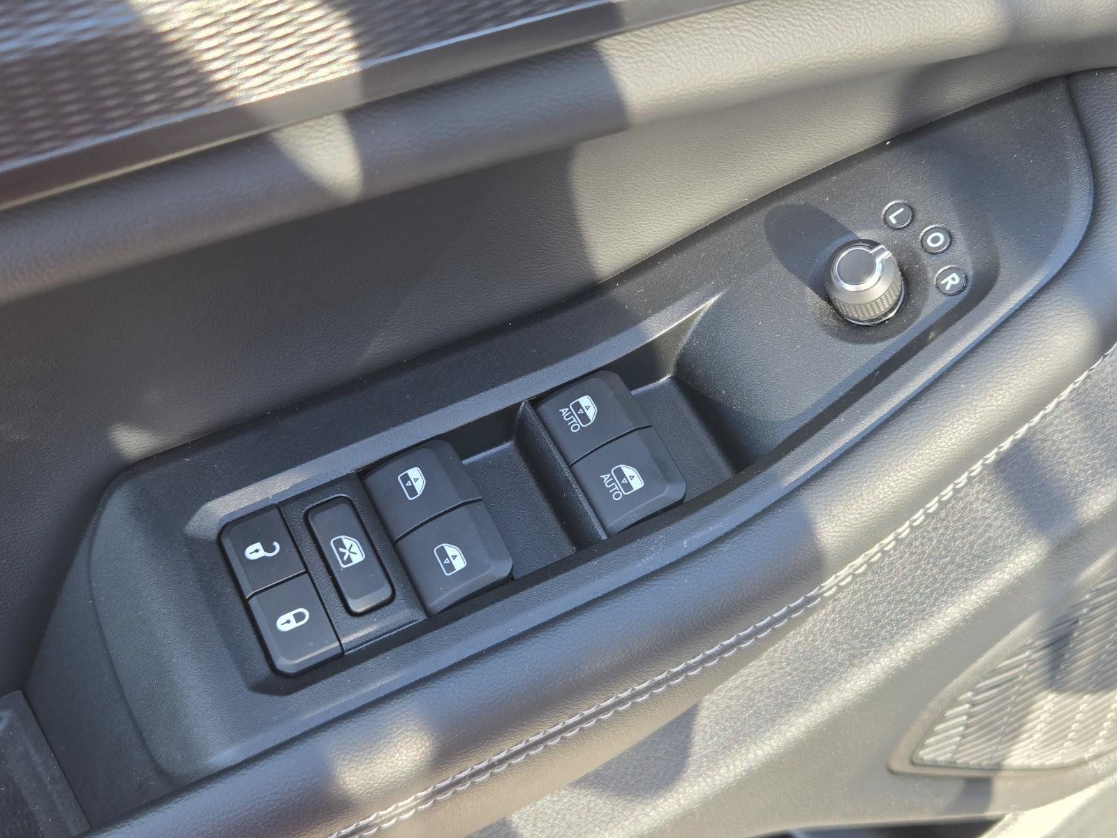 Used 2025 Jeep Grand Cherokee Laredo X RWD image 20