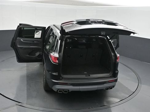 Used 2025 GMC Acadia Elevation FWD image 54