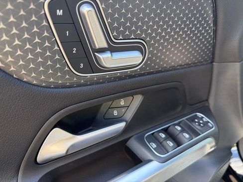 Certified 2025 Mercedes-Benz GLB 250 image 17