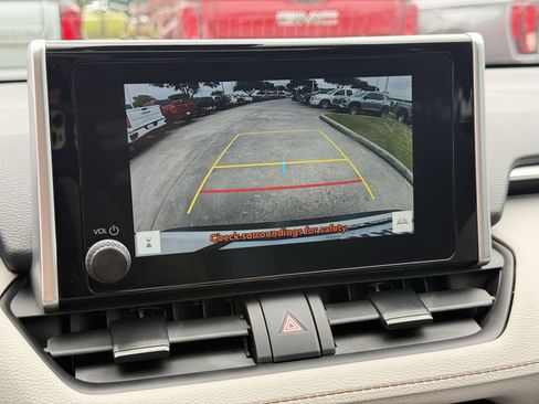 Used 2025 Toyota RAV4 XLE w/ Convenience Package FWD image 21