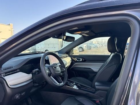 Used 2024 Jeep Compass Limited w/ Elite Group image 7