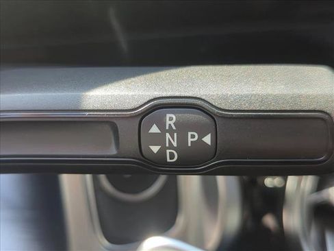 Used 2023 Mercedes-Benz EQB 300 4MATIC image 13