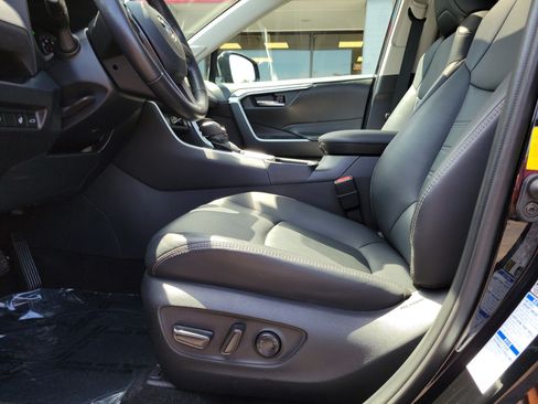 Used 2021 Toyota RAV4 XLE Premium AWD/4WD image 16