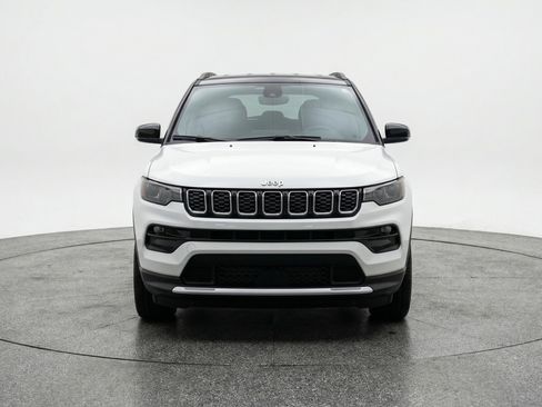 Used 2025 Jeep Compass Limited AWD/4WD image 2