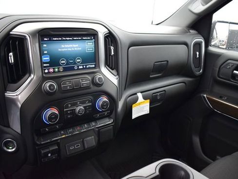 Used 2021 Chevrolet Silverado 1500 LT AWD/4WD image 21
