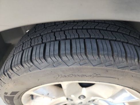 Used 2013 Ford Explorer XLT FWD image 23