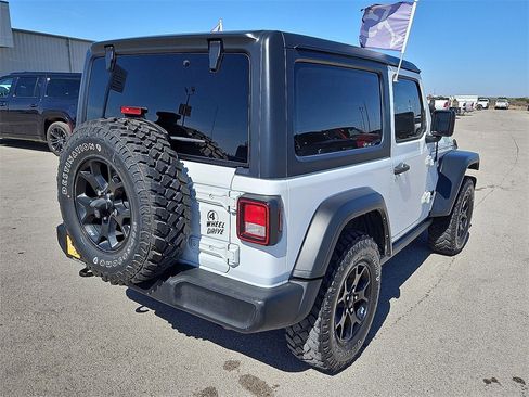 Used 2022 Jeep Wrangler Sport image 7