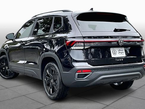 New 2026 Volkswagen Taos SE image 12