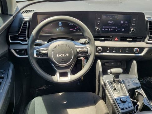 Used 2023 Kia Sportage LX FWD image 12