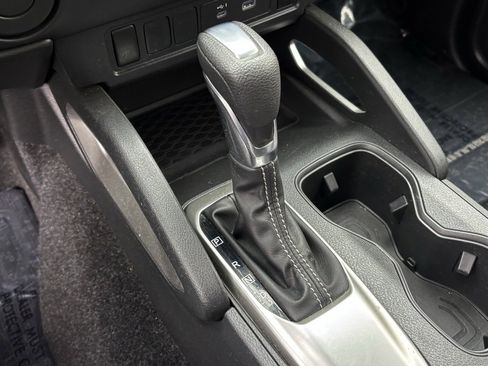 Used 2023 Nissan Frontier SV image 21