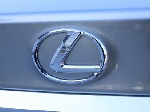 Used 2017 Lexus ES 350 w/ Ultra Luxury Package image 16